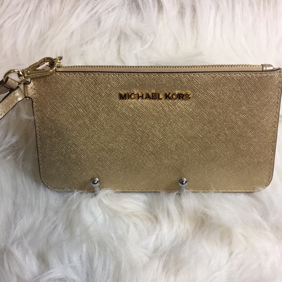 🎉HOST PICK🎉Stunning Micheal Kors 2pc Wallet/Wristlet Set - Picture 2 of 13